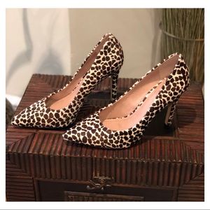 Animal print mohair pump